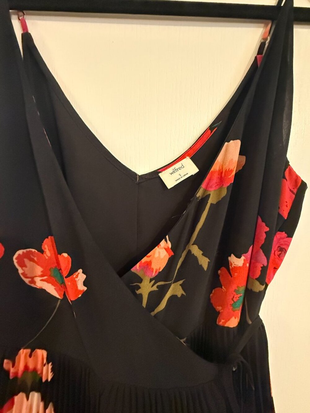 ✨ Wilfred "Beaune" Floral Wrap Midi Dress – Size Small - Picture 3 of 5